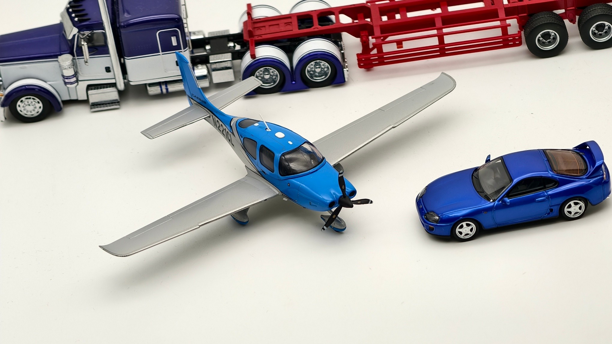 Cirrus SR22 Gemini Jets, Scale 1:72